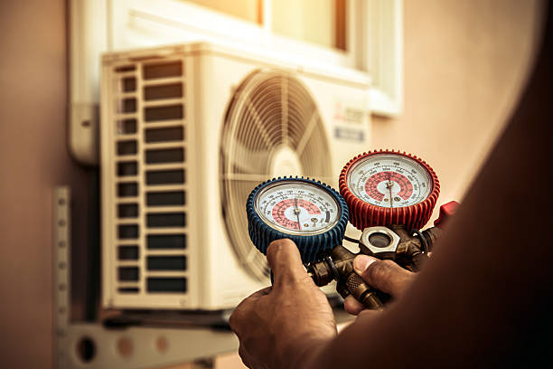 Professional Emergency Hvac technician working in Ottine, TX